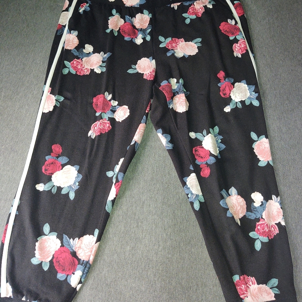 Torrid size 2 Active floral jogger pants